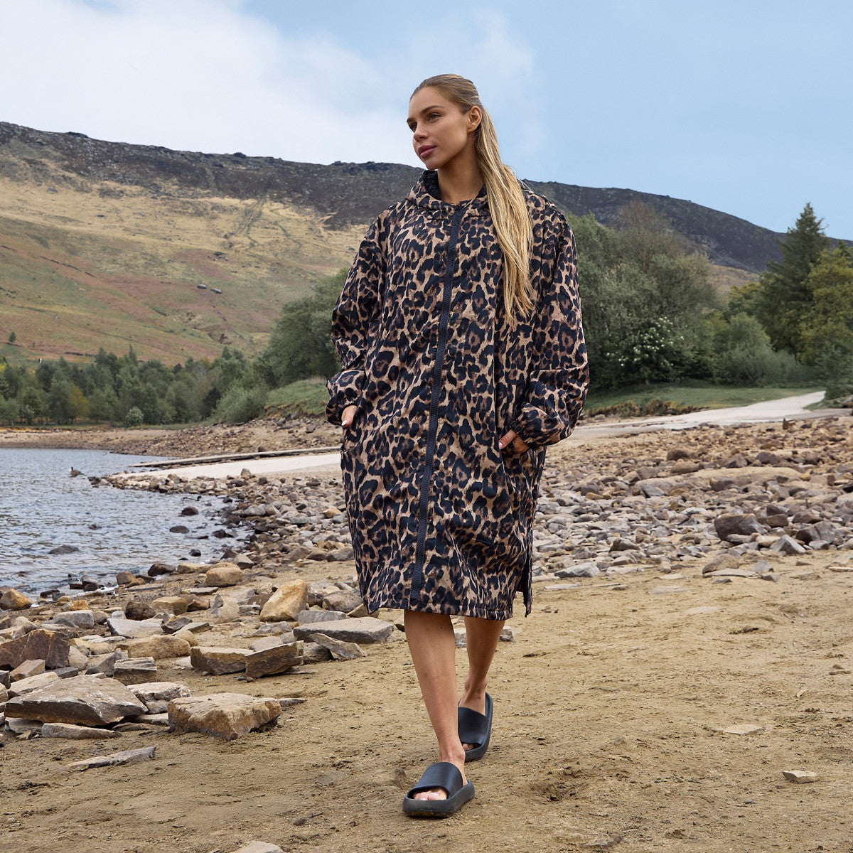 Oversized Waterproof Robe with Sherpa Fleece Lining